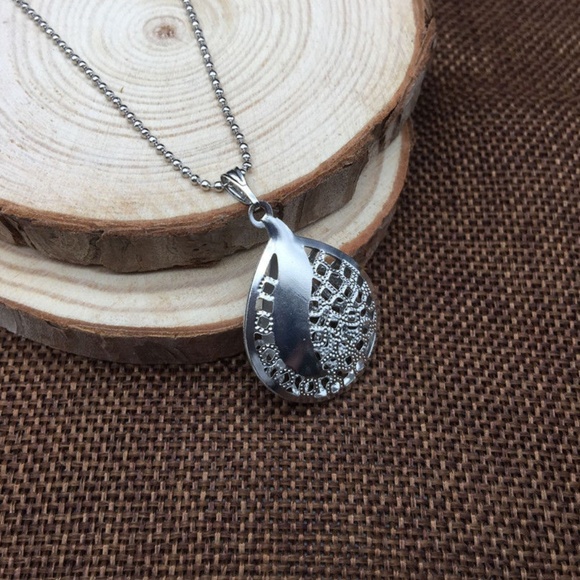 ➰Stamped Stainless Necklace - Picture 1 of 2